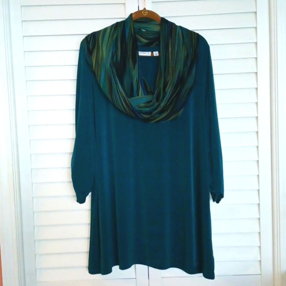 3X Susan Graver V Neck Green Tunic with Patterned Infinity Scarf Liquid Knit Set